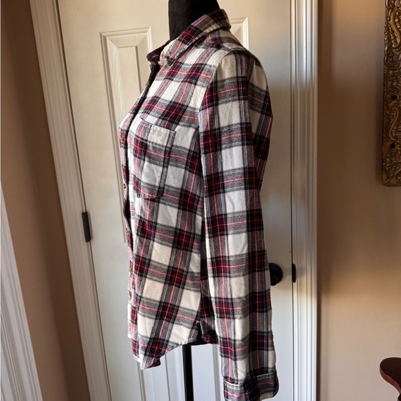 Abercrombie and Fitch Plaid Button-Up Shirt - Red, White & Black NWOT - Picture 4 of 9